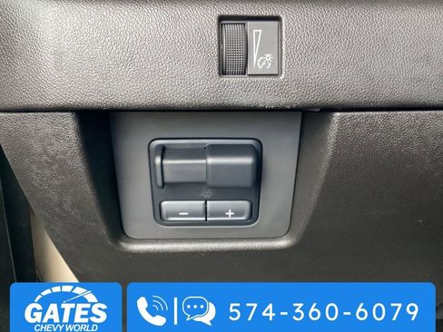 Used 2024 Chevrolet Colorado Z71 w/ Z71 Convenience Package 2 AWD/4WD image 27