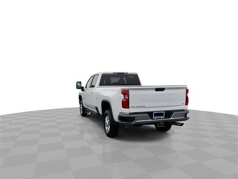 Used 2022 Chevrolet Silverado 2500 LT w/ Convenience Package image 7