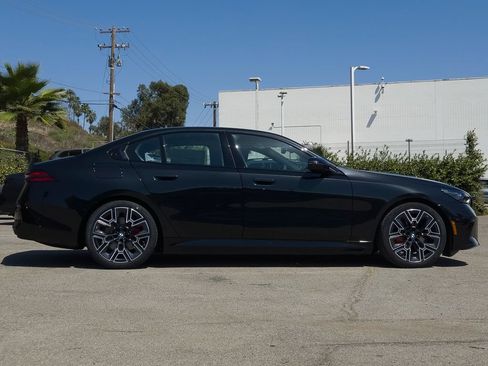 New 2027 BMW i5 eDrive40 w/ M Sport Package RWD image 3