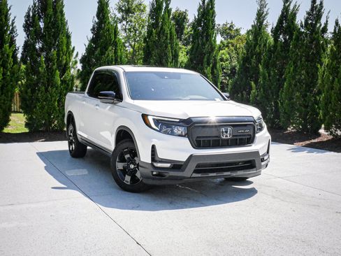 Used 2024 Honda Ridgeline Black Edition image 2