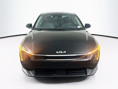 Used 2025 Kia K4 FWD image 2
