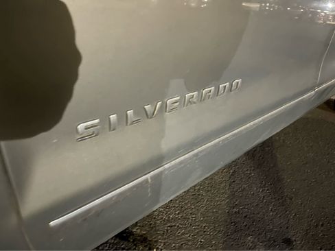 Used 2017 Chevrolet Silverado 1500 LTZ Z71 w/ LTZ Plus Package image 9