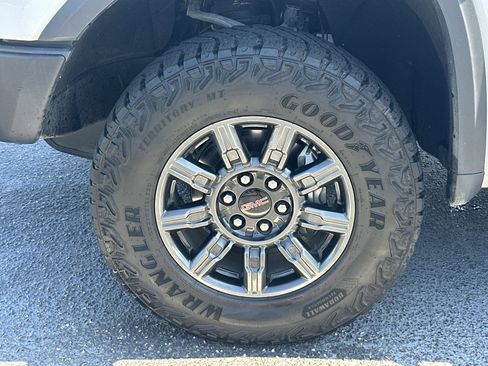 Used 2024 GMC Sierra 1500 AT4X AWD/4WD image 13