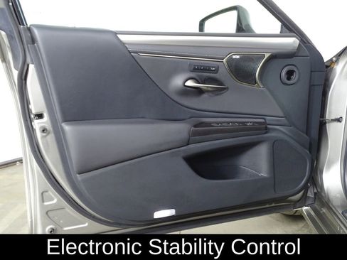 Used 2019 Lexus ES 350 F Sport w/ Accessory Package 2 image 17