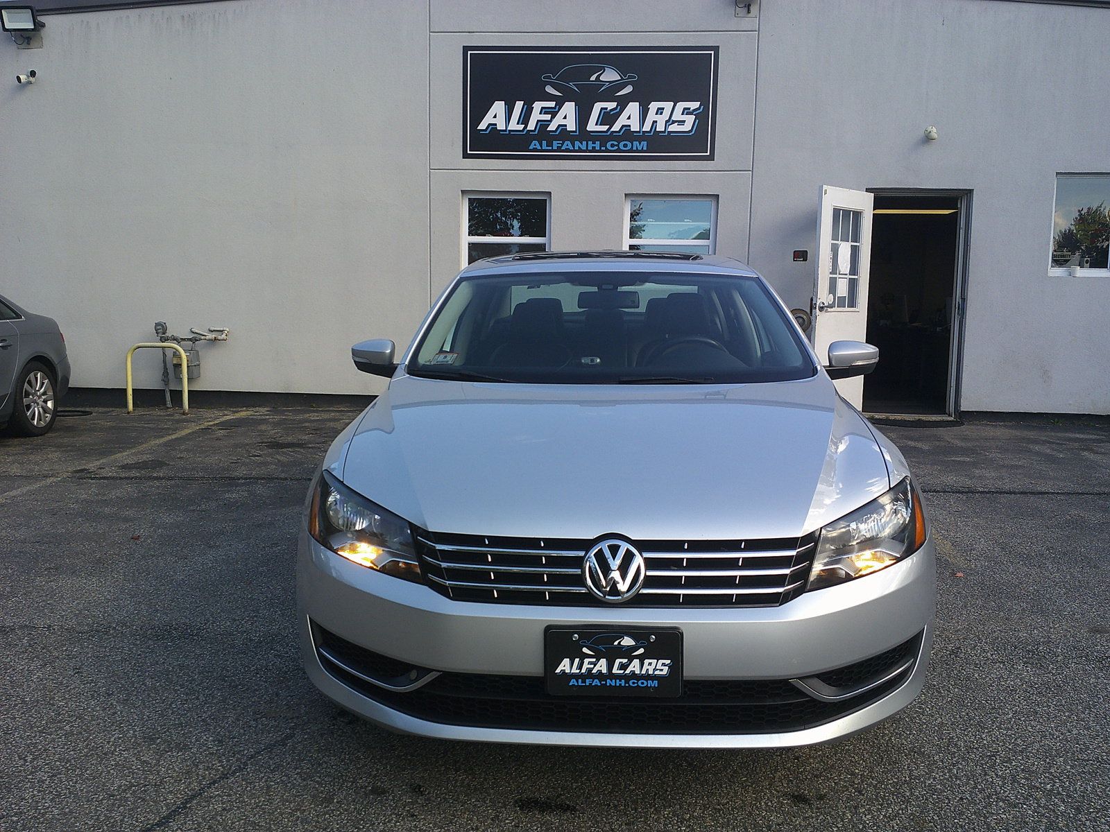 Used 2013 Volkswagen Passat TDI SE FWD image 3