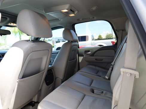 Used 2013 Chevrolet Tahoe LT RWD image 16