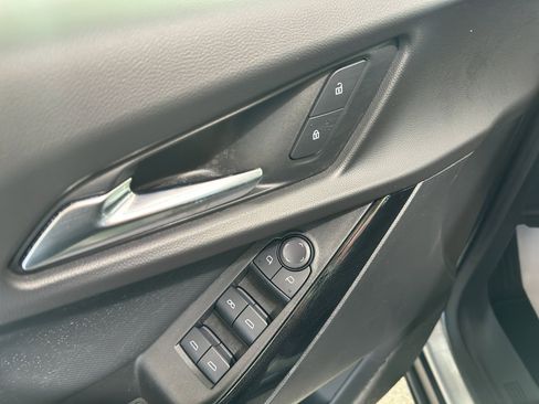 Used 2025 Chevrolet Equinox LT image 26