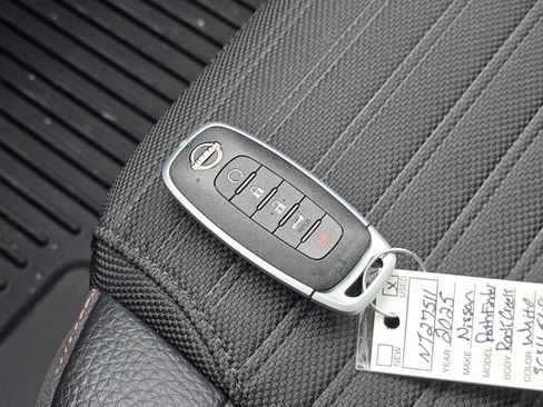 Used 2025 Nissan Pathfinder Rock Creek AWD/4WD image 38