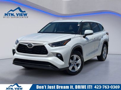 Used 2025 Toyota Highlander LE