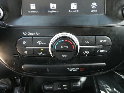 Used 2019 Kia Soul + FWD image 19