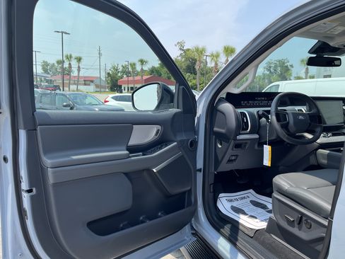 New 2027 Ford Expedition Active RWD image 10