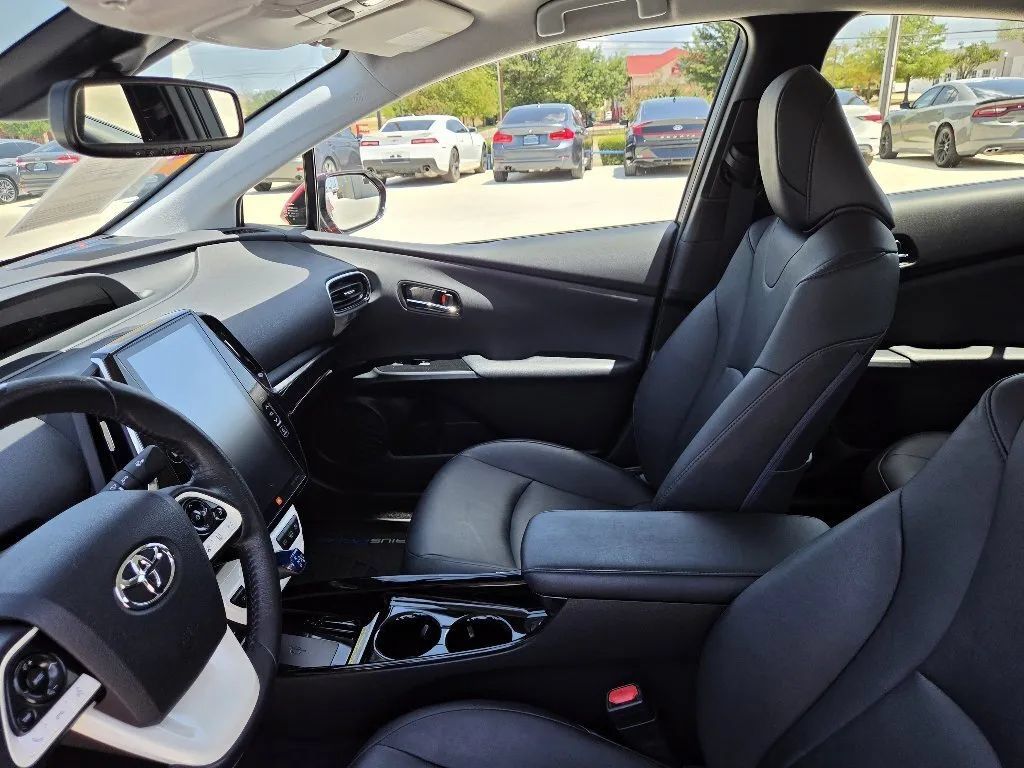 Used 2017 Toyota Prius Prime Advanced FWD image 15