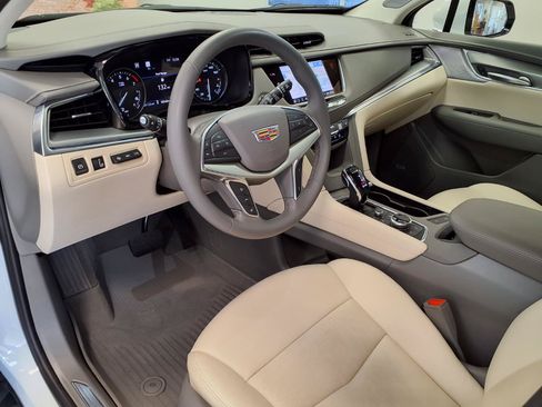Certified 2025 Cadillac XT5 Premium Luxury w/ Technology Package AWD/4WD image 19