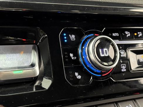 Used 2023 GMC Sierra 1500 AT4 image 30