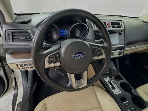 Used 2017 Subaru Outback 3.6R Limited AWD/4WD image 9