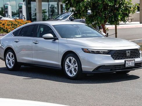 Used 2025 Honda Accord LX image 6