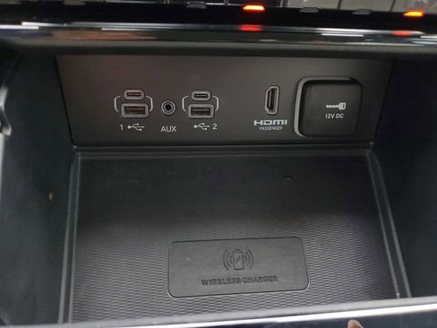 Used 2022 Jeep Grand Cherokee Summit w/ Luxury Tech Group V AWD/4WD image 32