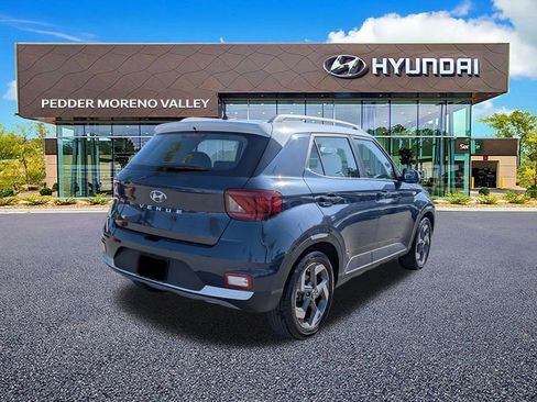 Certified 2025 Hyundai Venue Limited FWD image 3