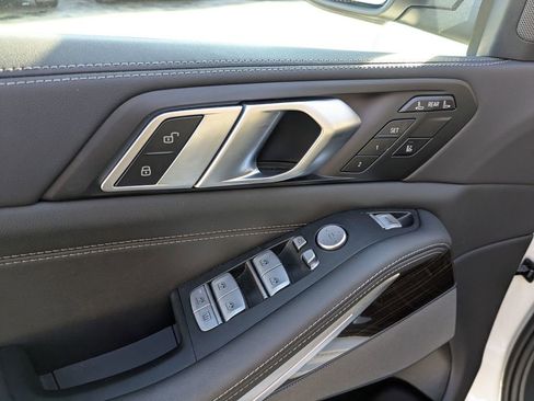 Used 2025 BMW X7 xDrive40i image 12