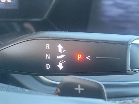 New 2025 Chevrolet Suburban Premier image 11