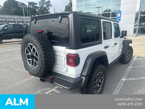 Used 2025 Jeep Wrangler Unlimited Rubicon AWD/4WD image 11