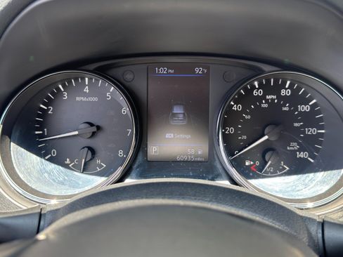 Used 2019 Nissan Rogue SL AWD/4WD image 18