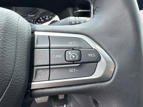 Certified 2024 Jeep Compass Latitude image 28