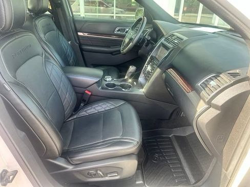 Used 2018 Ford Explorer Platinum AWD/4WD image 7