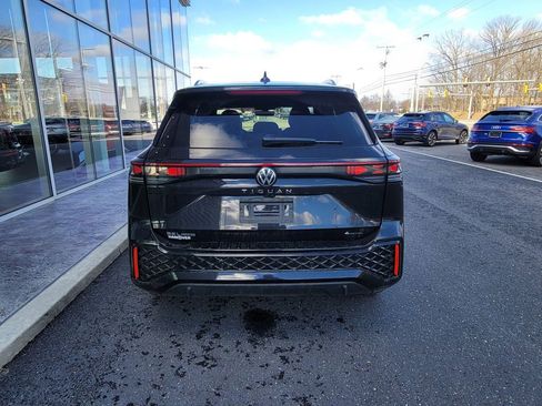 Used 2026 Volkswagen Tiguan SEL R-Line image 5