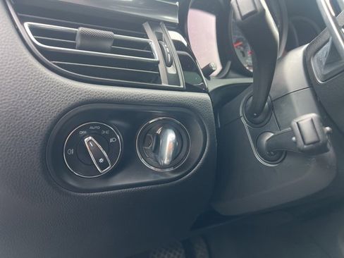 Used 2021 Porsche Macan S image 19