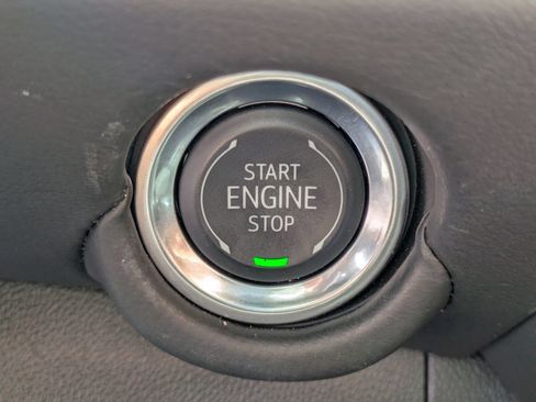 Used 2025 Chevrolet Suburban Z71 AWD/4WD image 21