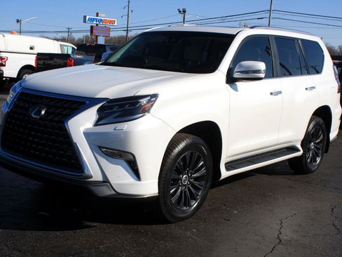 Used 2023 Lexus GX 460 Luxury w/ Sport Design Package image 13