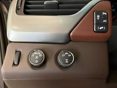Used 2016 Chevrolet Tahoe LTZ AWD/4WD image 25