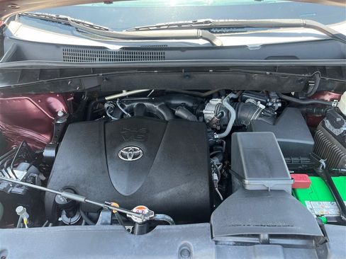 Used 2018 Toyota Highlander Limited AWD/4WD image 11