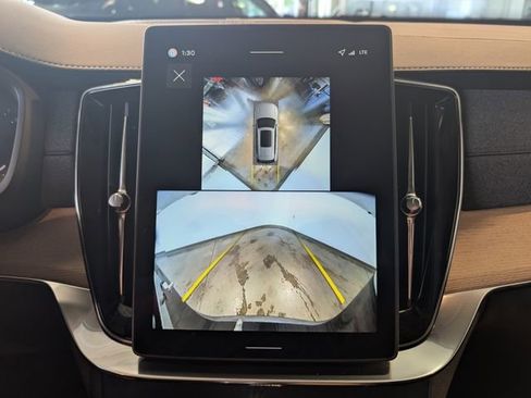 New 2026 Volvo XC90 B6 Plus w/ Protection Package Premier image 20