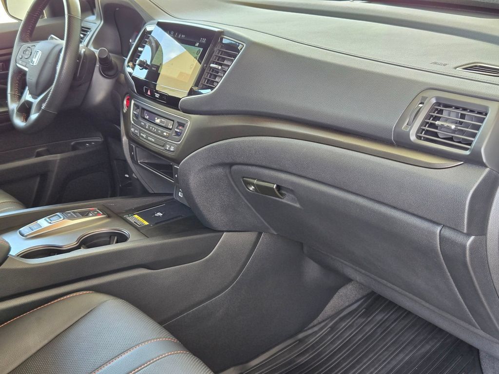Used 2025 Honda Passport TrailSport image 26