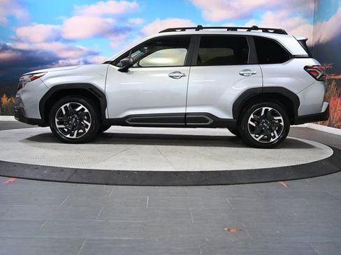 Used 2025 Subaru Forester Limited image 5