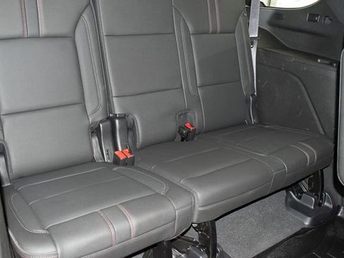 Used 2022 Chevrolet Tahoe RST w/ Sport Performance Package AWD/4WD image 13