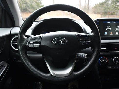 Used 2019 Hyundai Kona SE w/ Cargo Package image 12