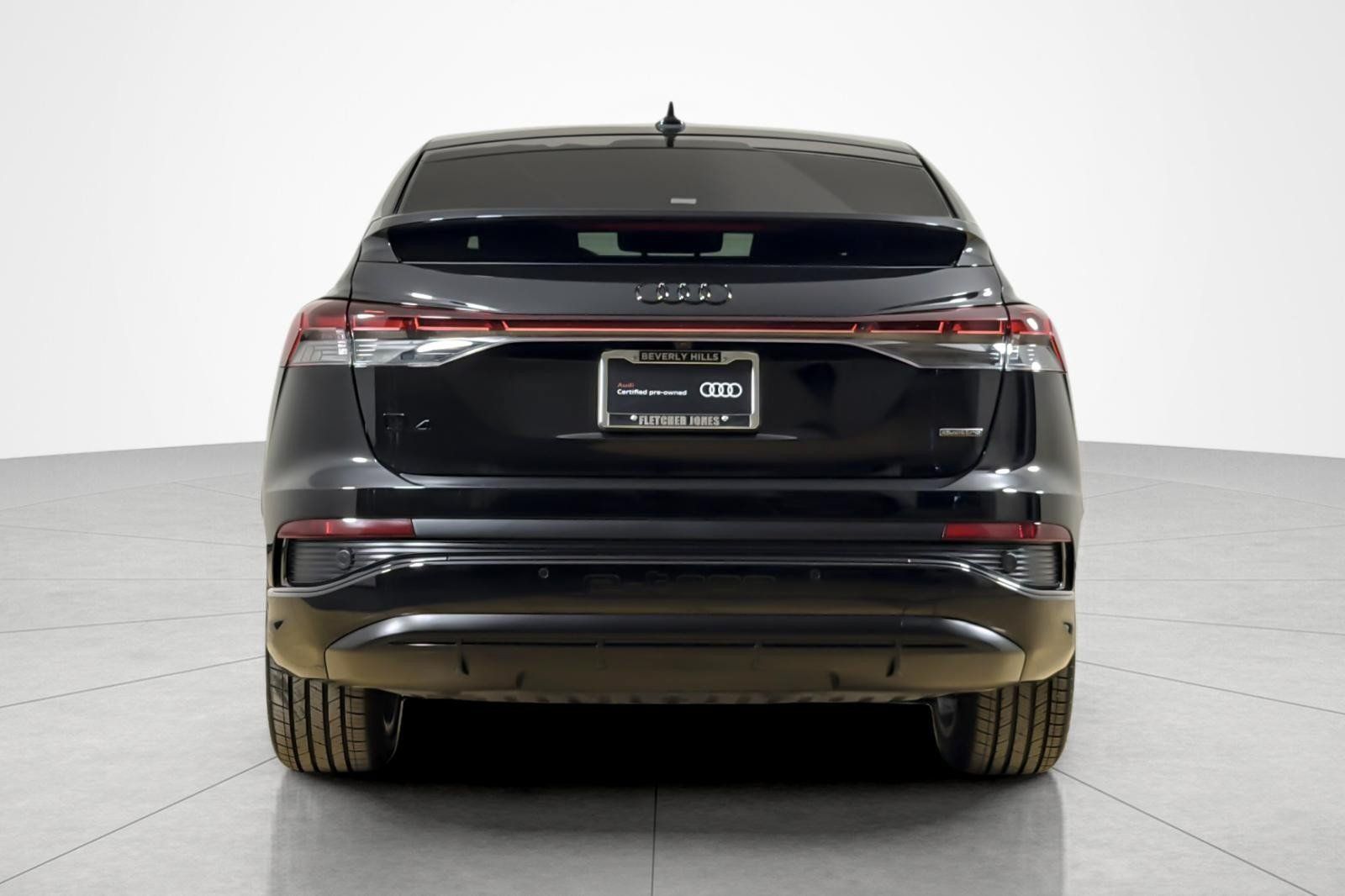 Certified 2024 Audi Q4 e-tron Premium Plus w/ Premium Plus AWD/4WD image 4