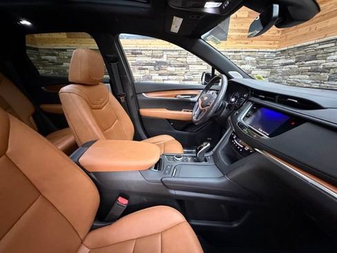 Used 2020 Cadillac XT5 Premium Luxury AWD/4WD image 17