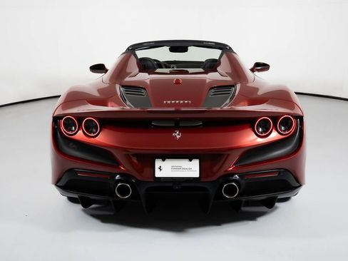 Used 2023 Ferrari F8 Spider image 27