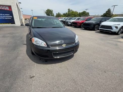 Used 2009 Chevrolet Impala LT FWD image 3