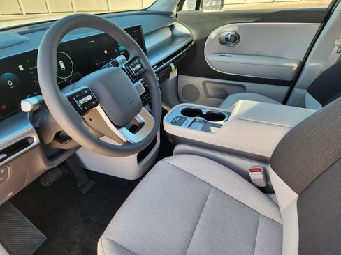 New 2026 Hyundai Ioniq 9 SE image 8