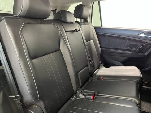 Used 2024 Volkswagen Tiguan SE FWD image 15