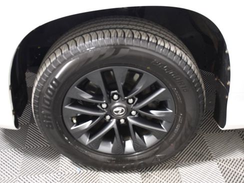 Used 2021 Lexus GX 460 Premium w/ Premium Package image 11