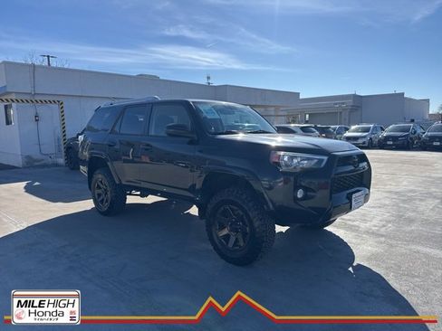 Used 2017 Toyota 4Runner SR5 image 1