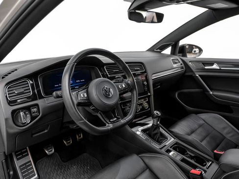 Used 2019 Volkswagen Golf R 4-Door image 3