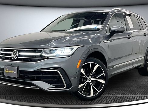 Used 2022 Volkswagen Tiguan SEL R-Line AWD/4WD image 3