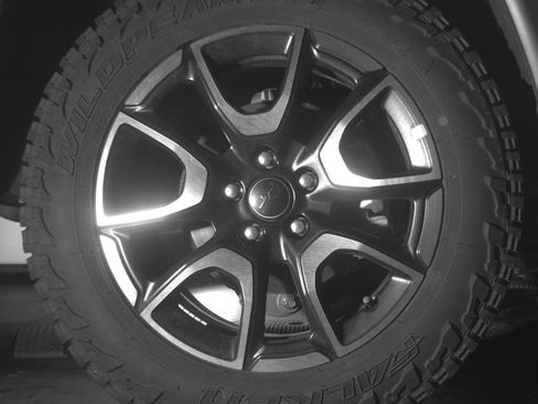 Used 2025 Jeep Compass Trailhawk image 15